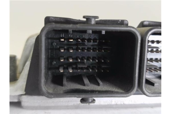 Recambio de centralita para opel vivaro 1.9 dti referencia OEM IAM 8200051608 0281010632 