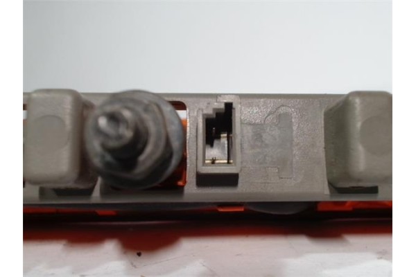Recambio de luz central de freno para peugeot 206 1.6 xs clim referencia OEM IAM  3802 