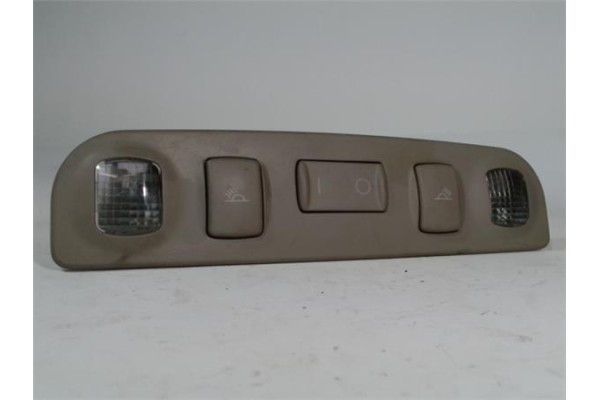 Recambio de luz delantero central techo para audi a3 (8l) 1.8 t ambiente quattro referencia OEM IAM 8L4947111  