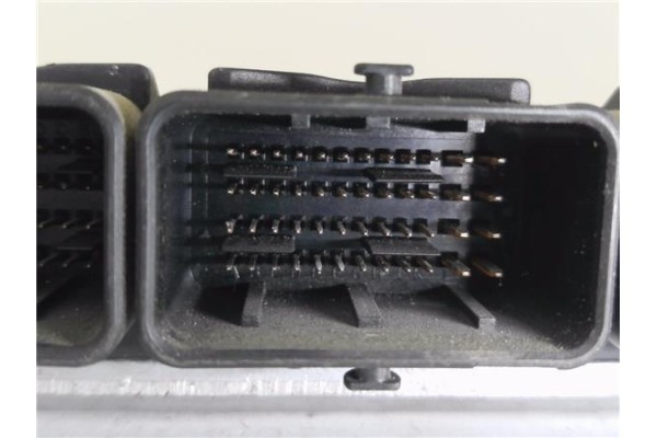Recambio de centralita para opel vivaro 1.9 dti referencia OEM IAM 8200051608 0281010632 