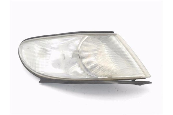 Recambio de intermitente delantero dcho para saab 9-3 berlina 2.0 aero turbo referencia OEM IAM 88205903  