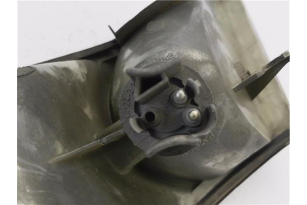 Recambio de intermitente delantero dcho para saab 9-3 berlina 2.0 aero turbo referencia OEM IAM 88205903  