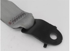 Recambio de anclaje cinturon trasero central para kia sorento (bl) 2.5 crdi referencia OEM IAM 898403E200CY  