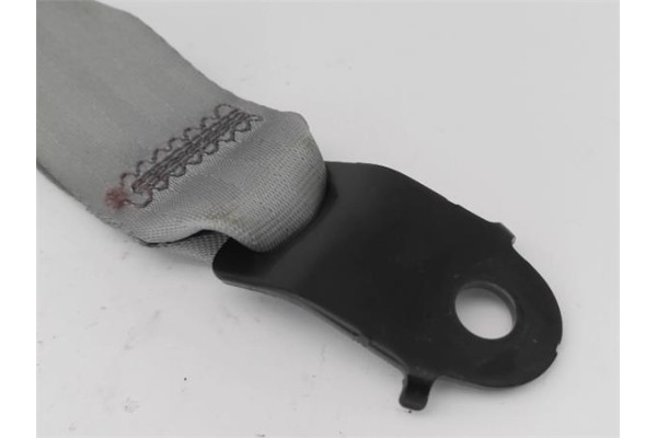 Recambio de anclaje cinturon trasero central para kia sorento (bl) 2.5 crdi referencia OEM IAM 898403E200CY  