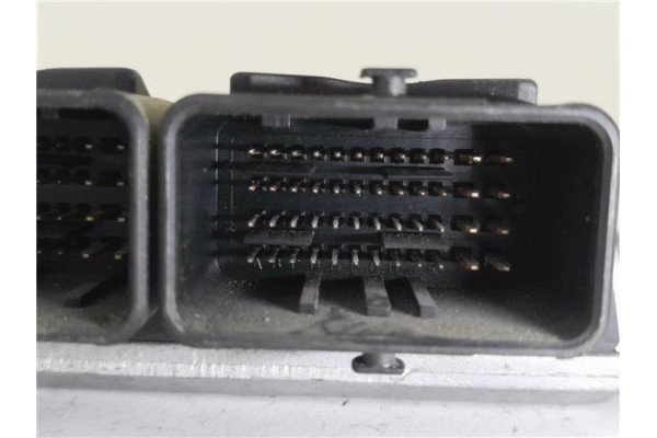 Recambio de centralita para opel vivaro 1.9 dti referencia OEM IAM 8200051608 0281010632 