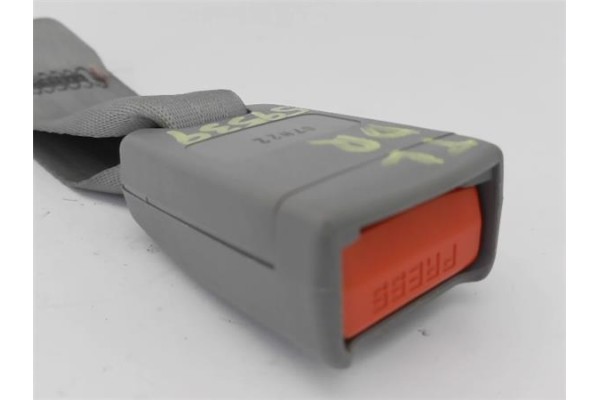 Recambio de anclaje cinturon trasero derecho para kia sorento (bl) 2.5 crdi referencia OEM IAM 898203E000CY  