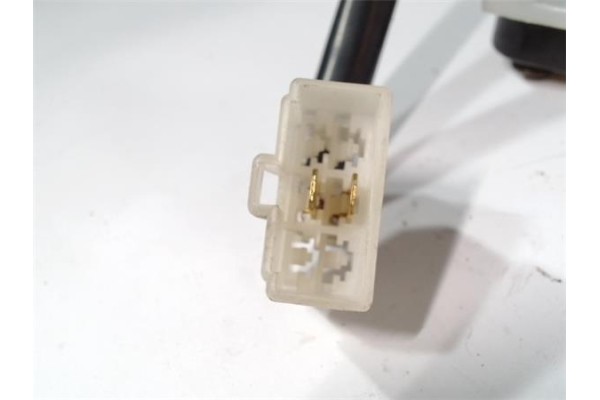 Recambio de cerradura puerta delantero derecha para mazda 626 berlina (gf) 2.0 referencia OEM IAM GE6V58310C  