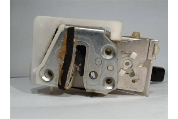 Recambio de cerradura puerta trasero derecha para suzuki alto (amf310) 1.0 referencia OEM IAM 82301M68K01  