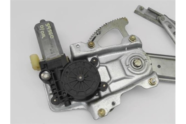 Recambio de motor elevalunas delantero derecho para toyota yaris (ncp1/nlp1/scp1) 1.4 d-4d referencia OEM IAM 698100D010  