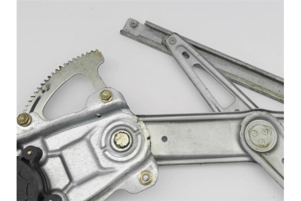 Recambio de motor elevalunas delantero derecho para toyota yaris (ncp1/nlp1/scp1) 1.4 d-4d referencia OEM IAM 698100D010  