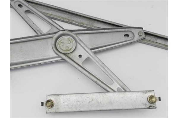 Recambio de motor elevalunas delantero derecho para toyota yaris (ncp1/nlp1/scp1) 1.4 d-4d referencia OEM IAM 698100D010  