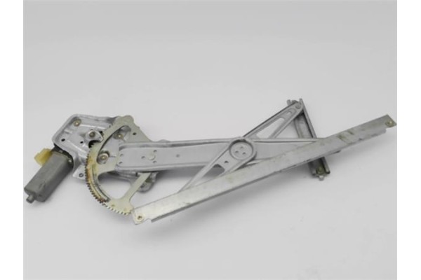 Recambio de motor elevalunas delantero derecho para toyota yaris (ncp1/nlp1/scp1) 1.4 d-4d referencia OEM IAM 698100D010  