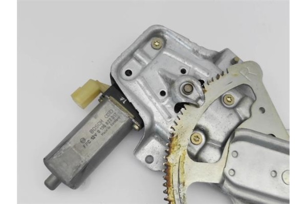 Recambio de motor elevalunas delantero derecho para toyota yaris (ncp1/nlp1/scp1) 1.4 d-4d referencia OEM IAM 698100D010  
