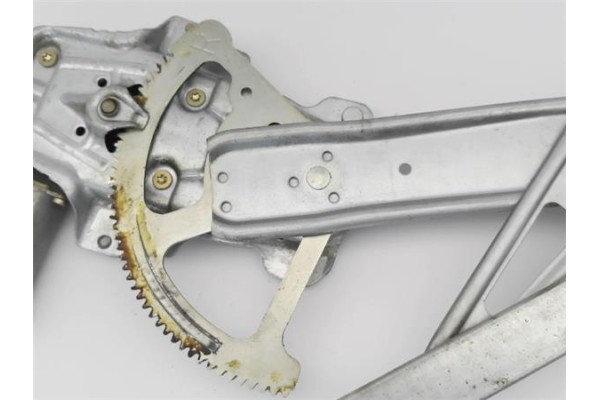 Recambio de motor elevalunas delantero derecho para toyota yaris (ncp1/nlp1/scp1) 1.4 d-4d referencia OEM IAM 698100D010  