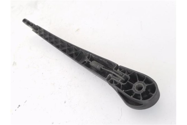 Recambio de brazo limpiaparabrisas trasero para renault scenic i (ja...) 1.6 16v (ja0b, ja04, ja11) referencia OEM IAM 770104236
