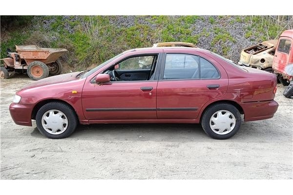 nissan almera (n15) del año 1999