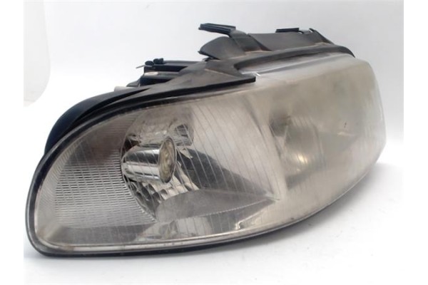 Recambio de faro delantero dcho para audi a4 berlina (b5) 1.9 tdi referencia OEM IAM 8D0941030AM  