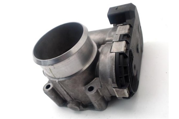 Recambio de mariposa admision para audi a4 avant (8e) 1.8 t referencia OEM IAM 68133062  