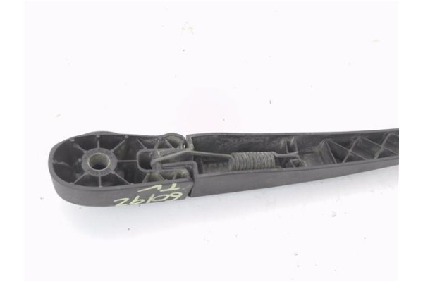 Recambio de brazo limpiaparabrisas trasero para renault scenic i (ja...) 1.6 16v (ja0b, ja04, ja11) referencia OEM IAM 770104236