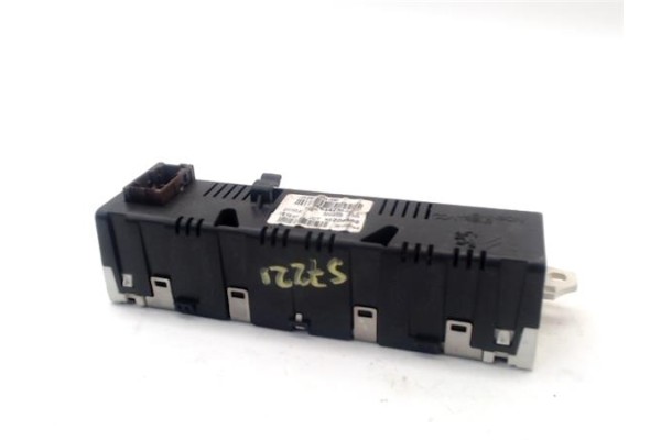 Recambio de display para peugeot 207 1.6 16v vti referencia OEM IAM 659350  