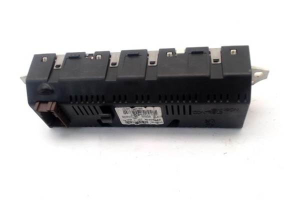 Recambio de display para peugeot 207 1.6 16v vti referencia OEM IAM 659350  