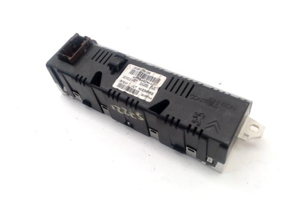 Recambio de display para peugeot 207 1.6 16v vti referencia OEM IAM 659350  