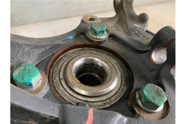 Recambio de mangueta delantero derecha para kia carnival 2.9 crdi referencia OEM IAM 517164D000  