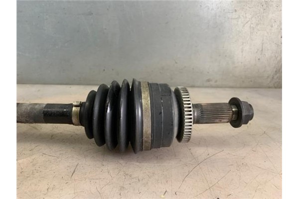 Recambio de palier delantero derecho para kia carnival 2.9 crdi referencia OEM IAM 495604D300  