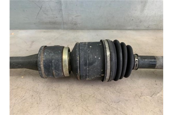 Recambio de palier delantero derecho para kia carnival 2.9 crdi referencia OEM IAM 495604D300  