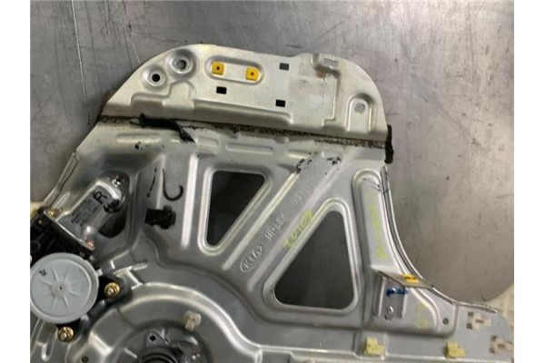 Recambio de elevalunas electrico delantero derecho para kia carnival 2.9 crdi referencia OEM IAM 824604D000  