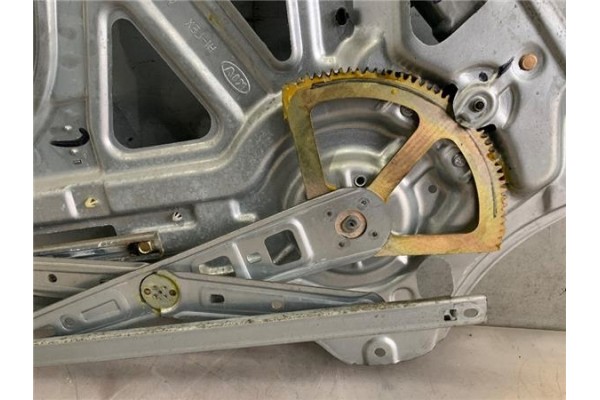 Recambio de elevalunas electrico delantero derecho para kia carnival 2.9 crdi referencia OEM IAM 824604D000  