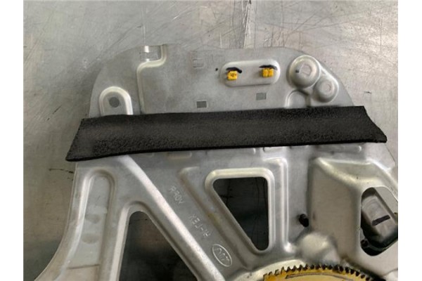 Recambio de elevalunas electrico delantero derecho para kia carnival 2.9 crdi referencia OEM IAM 824604D000  