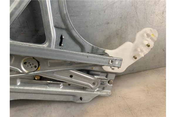 Recambio de elevalunas electrico delantero izquierdo para kia carnival 2.9 crdi referencia OEM IAM 824504D010  