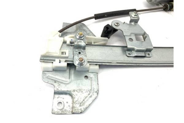 Recambio de mecanismo elevalunas trasero izquierdo para kia carnival 2.9 crdi referencia OEM IAM 824604D020  