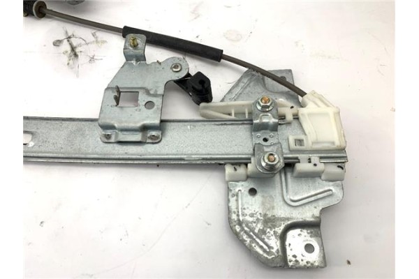 Recambio de mecanismo elevalunas trasero derecho para kia carnival 2.9 crdi referencia OEM IAM 824504D020  