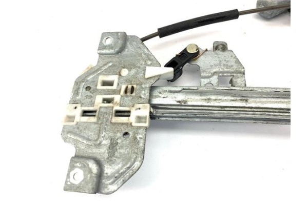 Recambio de mecanismo elevalunas trasero derecho para kia carnival 2.9 crdi referencia OEM IAM 824504D020  