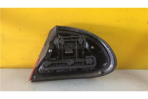 Recambio de piloto trasero izquierdo para opel tigra 1.4 16v referencia OEM IAM 9048200  