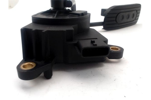 Recambio de pedal acelerador para nissan micra (k12e) 1.2 16v referencia OEM IAM 18002AX700  