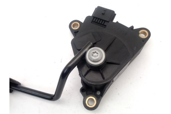 Recambio de pedal acelerador para nissan micra (k12e) 1.2 16v referencia OEM IAM 18002AX700  