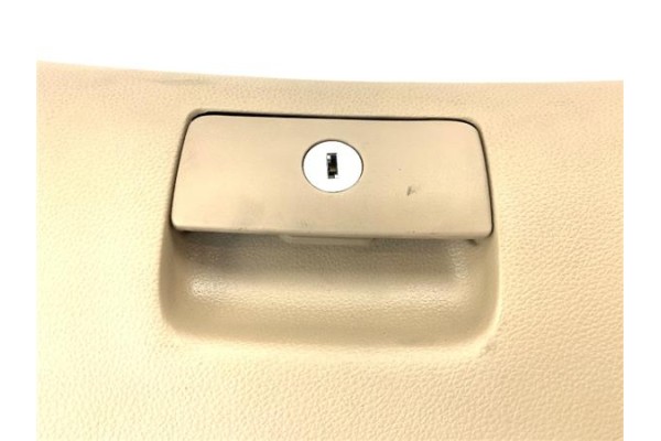 Recambio de tapa guantera para kia carnival 2.9 crdi referencia OEM IAM 845104D000CS  