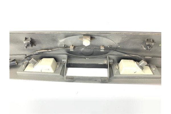 Recambio de moldura porton trasero para kia carnival 2.9 crdi referencia OEM IAM 925014D010  