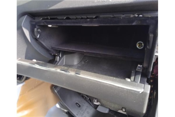 Recambio de guantera salpicadero para mercedes-benz clase c (bm 204) berlina 3.0 c 280 (204.054) referencia OEM IAM A2046800291 
