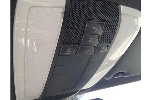 Recambio de embellecedor luz techo para mercedes-benz clase c (bm 204) berlina 3.0 c 280 (204.054) referencia OEM IAM A204820200