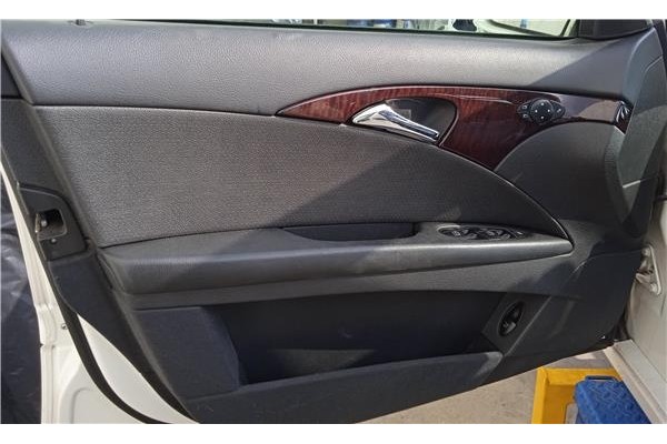 Recambio de puerta delantero izquierda para mercedes-benz clase e (bm 211) berlina 3.0 e 320 cdi (211.022) referencia OEM IAM A2