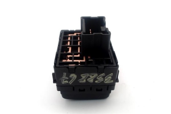 Recambio de mando retrovisor electrico para nissan micra (k12e) 1.2 16v referencia OEM IAM 25570AX005  