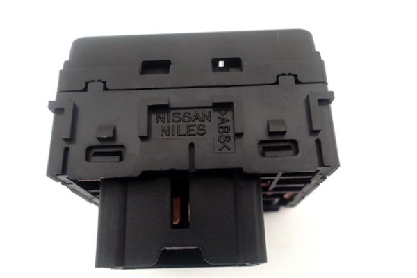 Recambio de mando retrovisor electrico para nissan micra (k12e) 1.2 16v referencia OEM IAM 25570AX005  