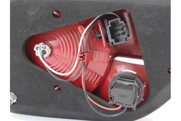 Recambio de piloto interior derecho para seat altea xl (5p5) 1.6 tdi referencia OEM IAM 5p8945094D 5P8945108B 