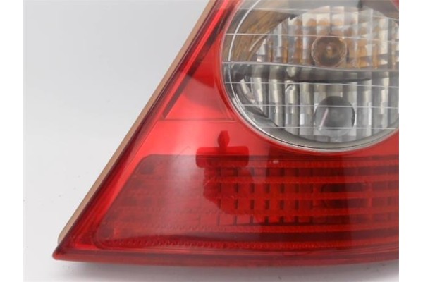 Recambio de piloto trasero derecho para renault clio ii fase ii (b/cb0) 1.5 campus referencia OEM IAM 8200071414  