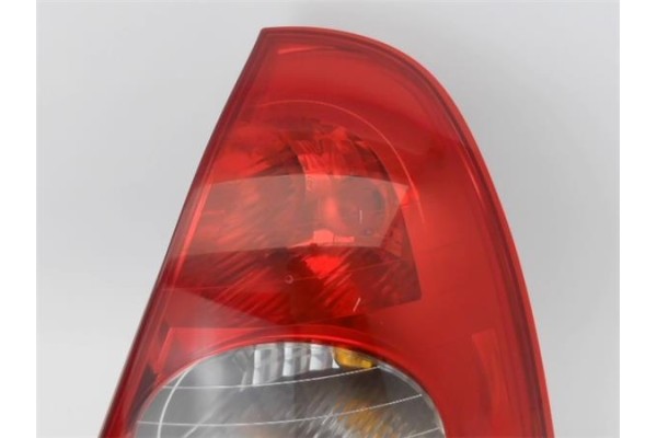 Recambio de piloto trasero derecho para renault clio ii fase ii (b/cb0) 1.5 campus referencia OEM IAM 8200071414  