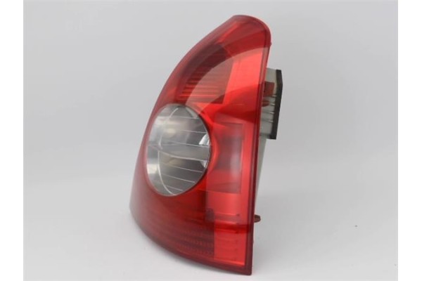 Recambio de piloto trasero derecho para renault clio ii fase ii (b/cb0) 1.5 campus referencia OEM IAM 8200071414  